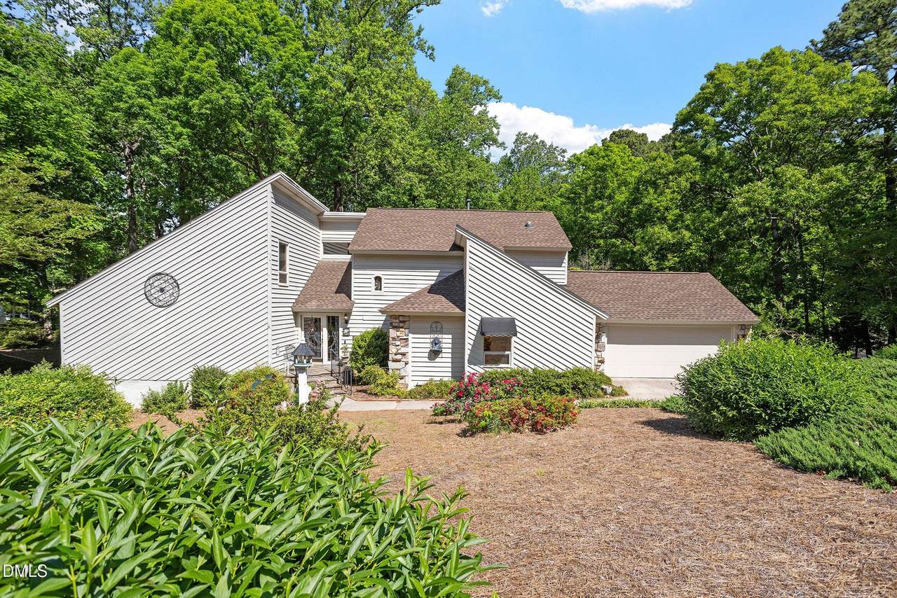2013 Weybridge Drive - Photo 1