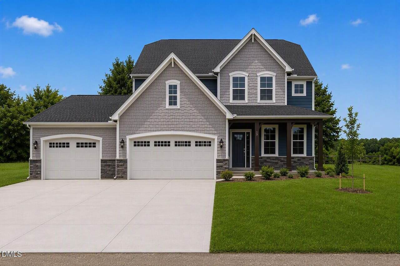 370 Glade Drive - Photo 1