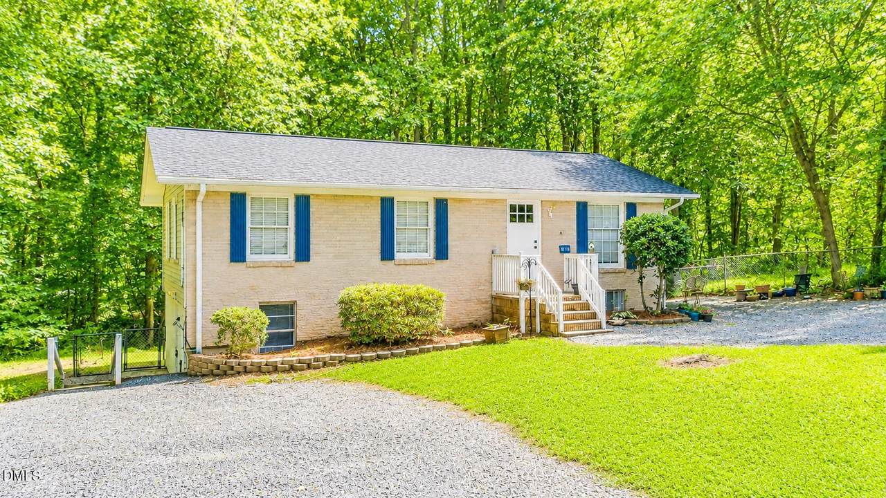 8718 Rollingwood Road - Photo 1