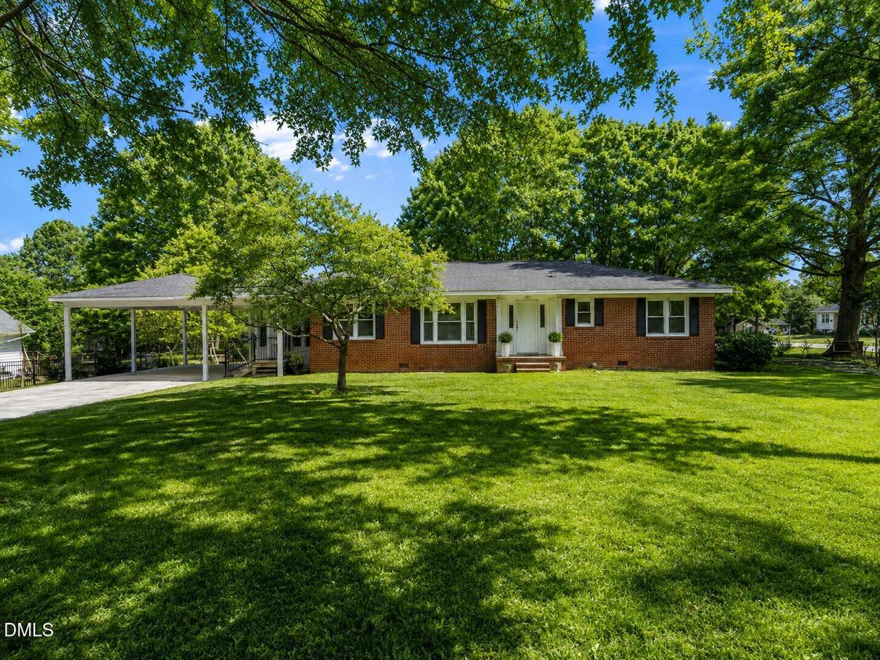 221 Winston Street - Photo 1