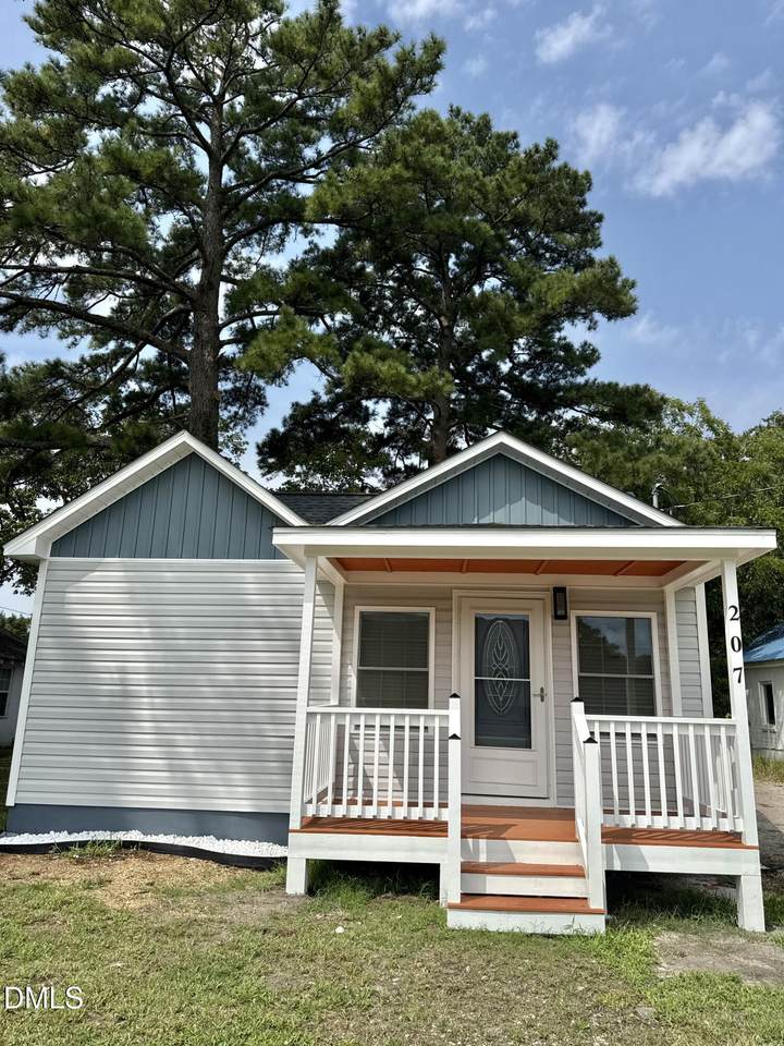 207 Cochran Street - Photo 1