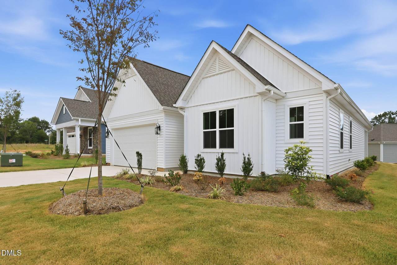 212 Speyburn Street - Photo 1