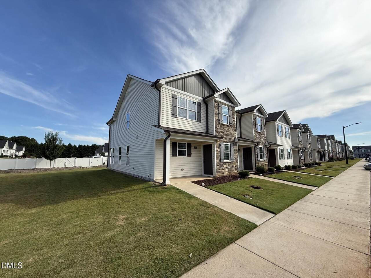1066 Peony Lane - Photo 1
