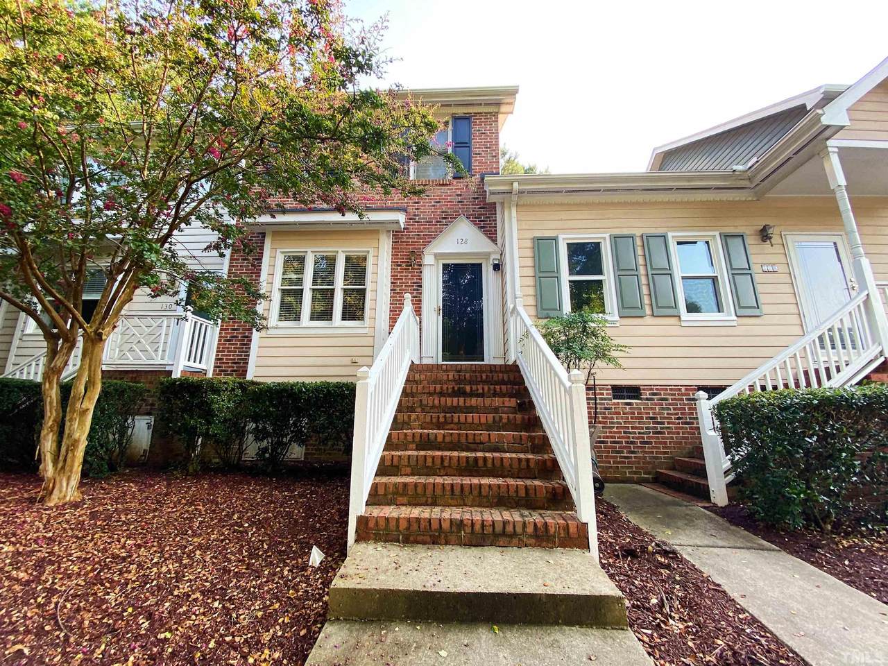 128 Charter Court - Photo 1
