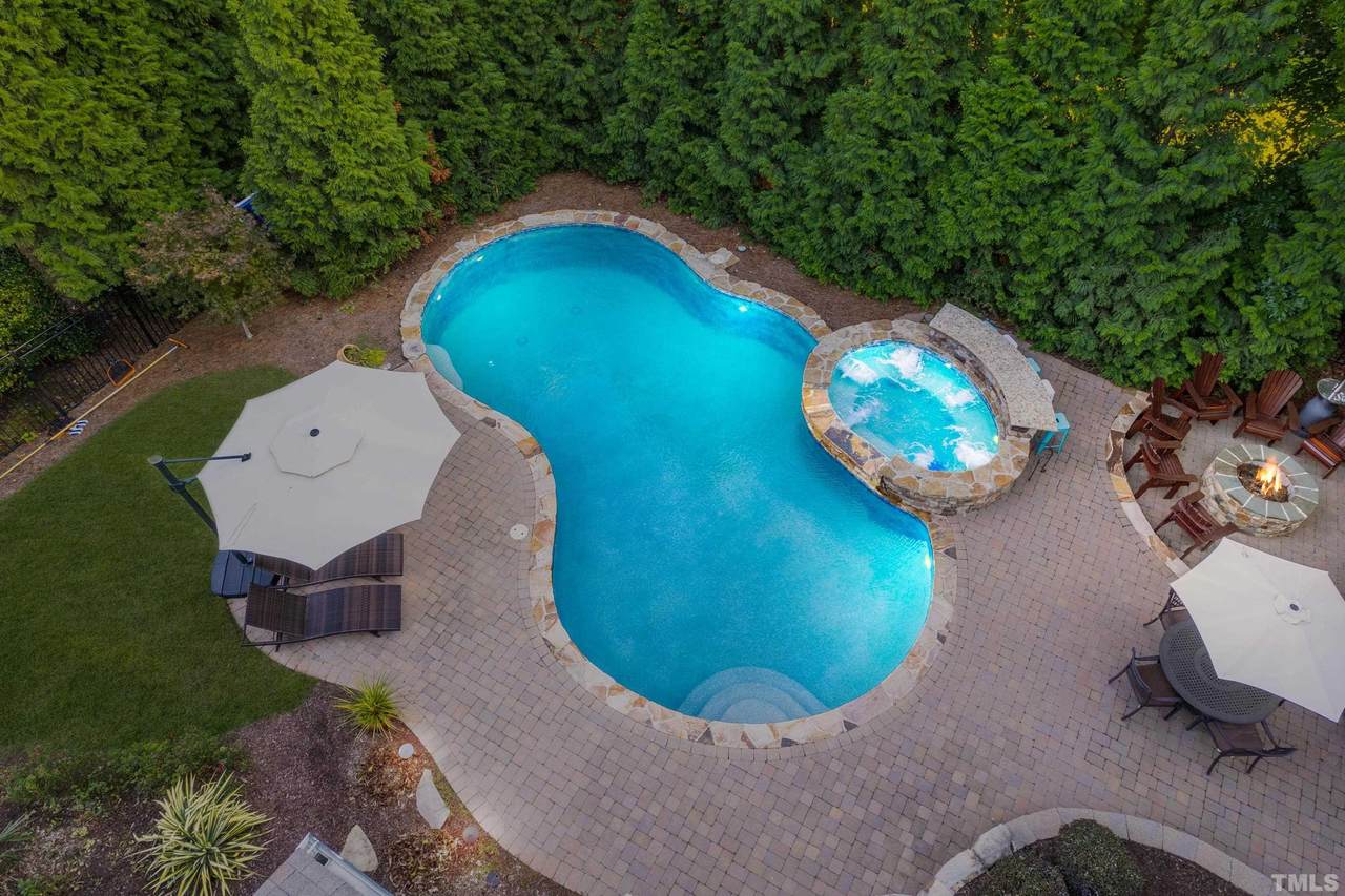 108 Roslyn Hills Drive - Photo 1