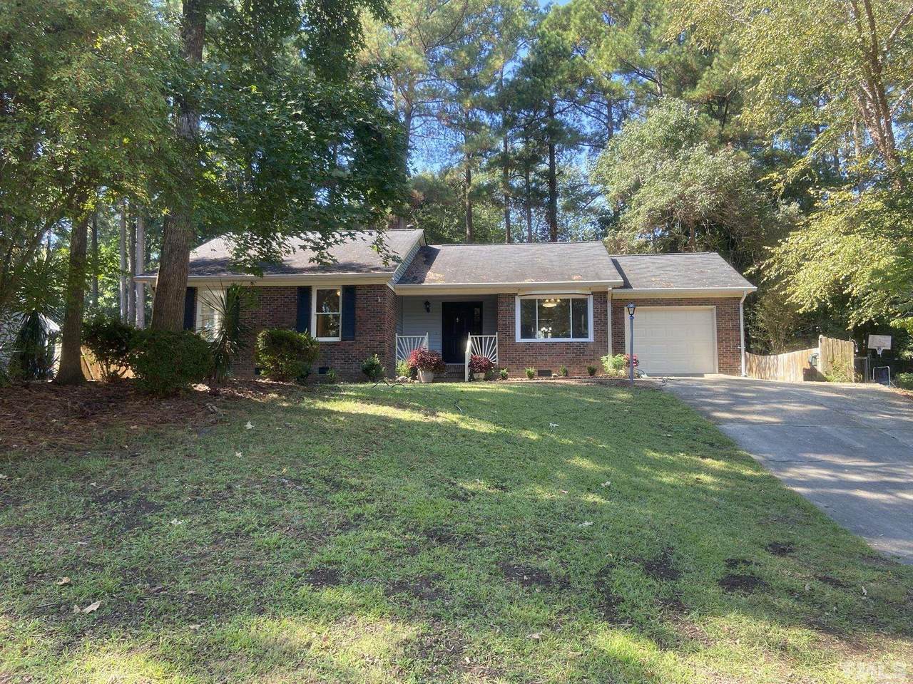 105 Amberhill Court - Photo 1