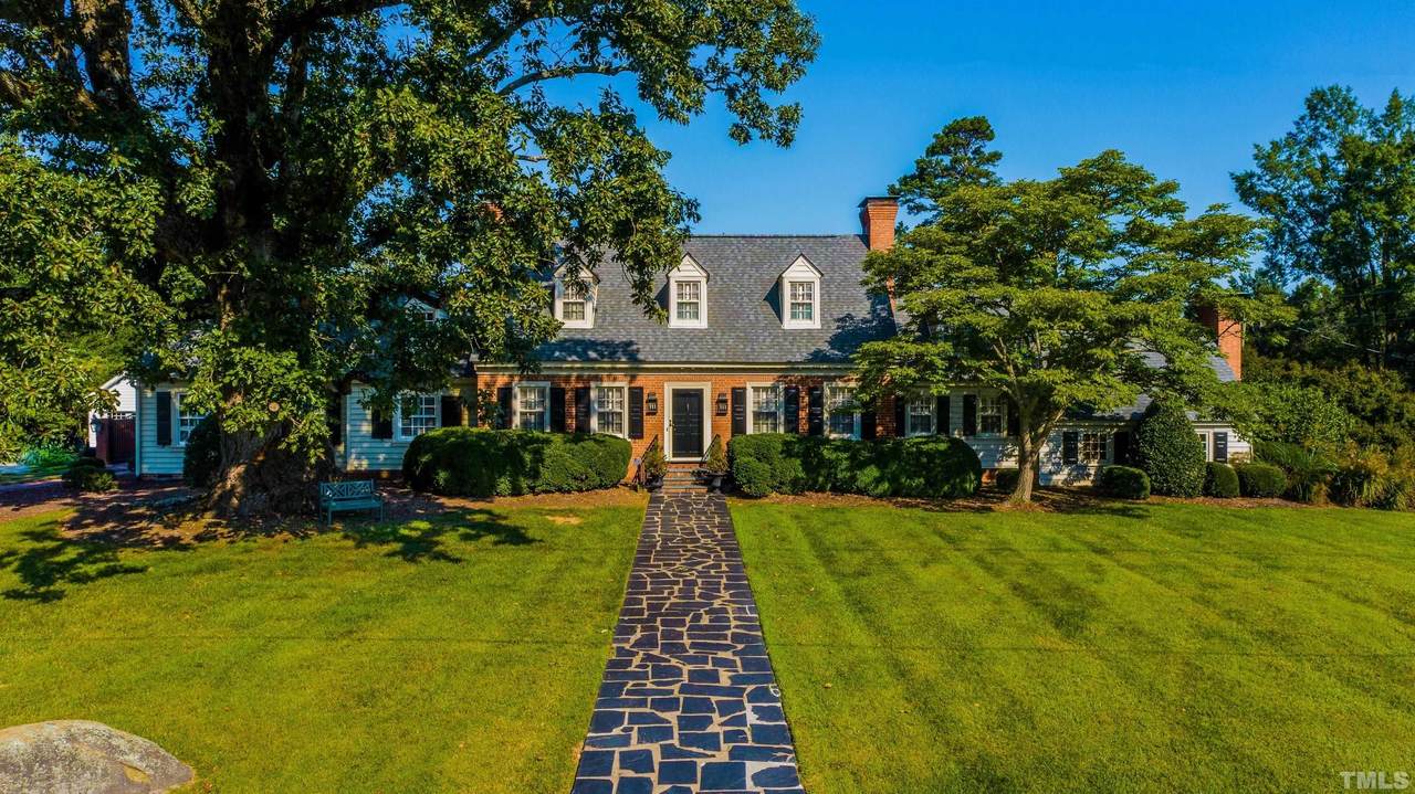 105 Crestwood Drive - Photo 1