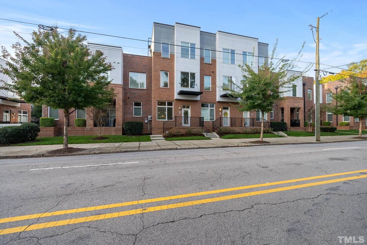 240 William Drummond Way - Photo 1