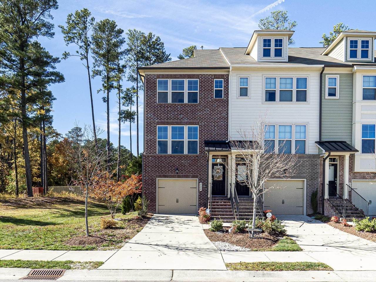 228 Irving Way - Photo 1