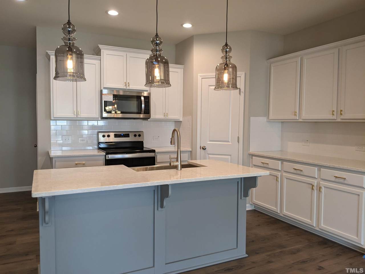 27 Little Leaf Court - Photo 1