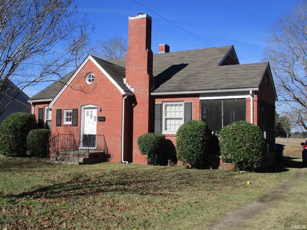 1218 Rosewood Avenue - Photo 1