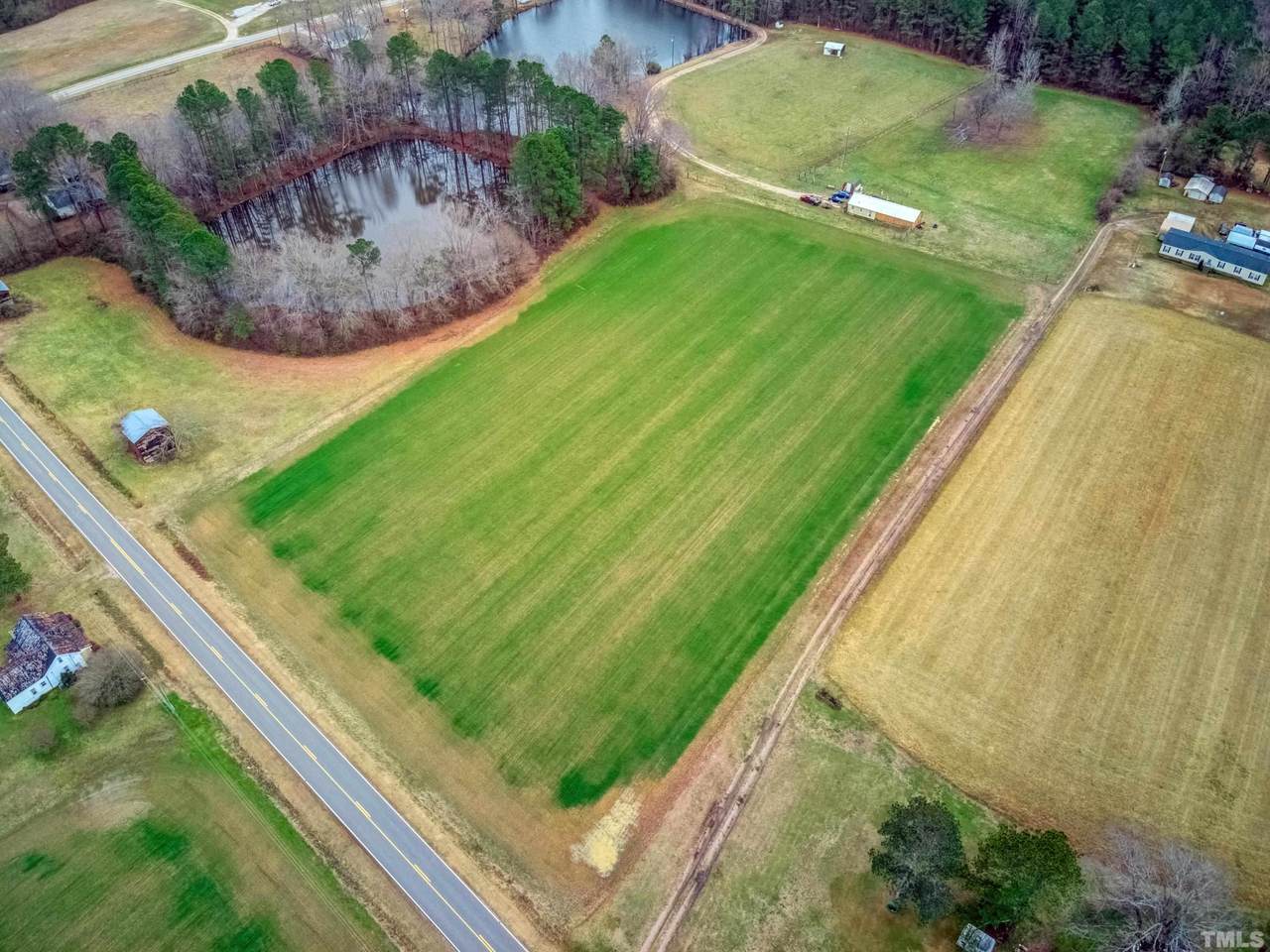 407B Carlyle Road - Photo 1