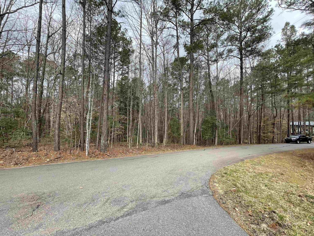 114 Ojibwa Drive - Photo 1