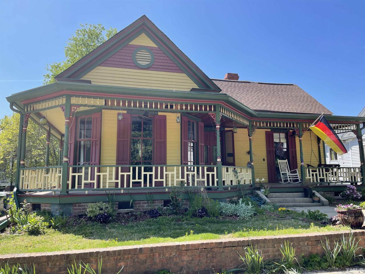 215 East Street - Photo 1