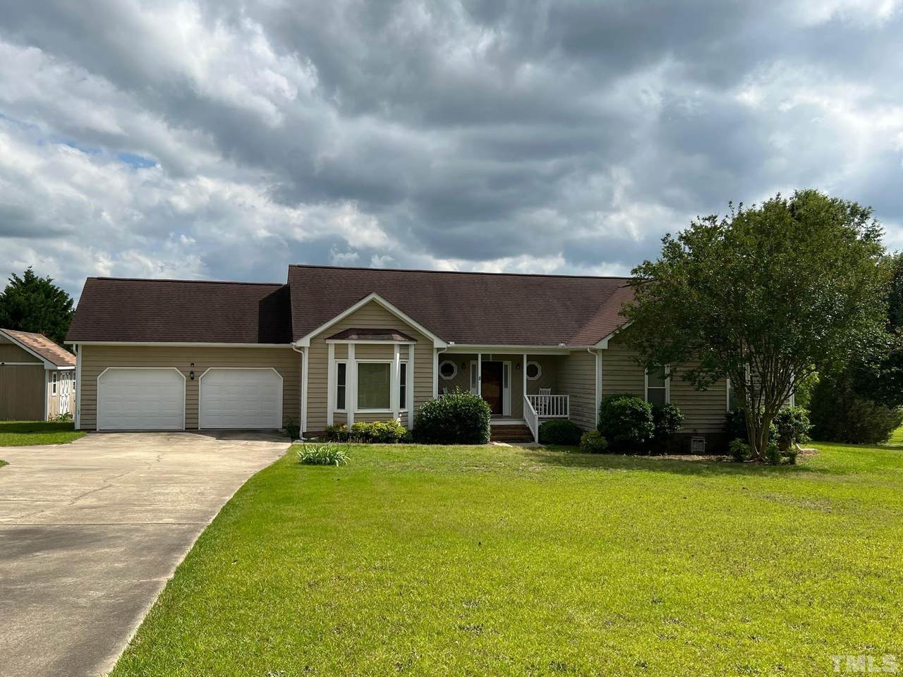 404 Hunting Lodge Road - Photo 1