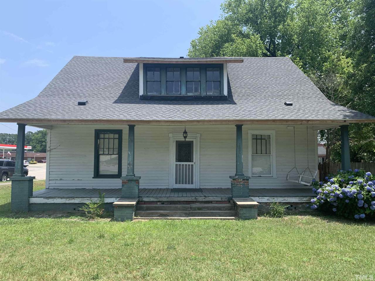 1001 8th Street - Photo 1