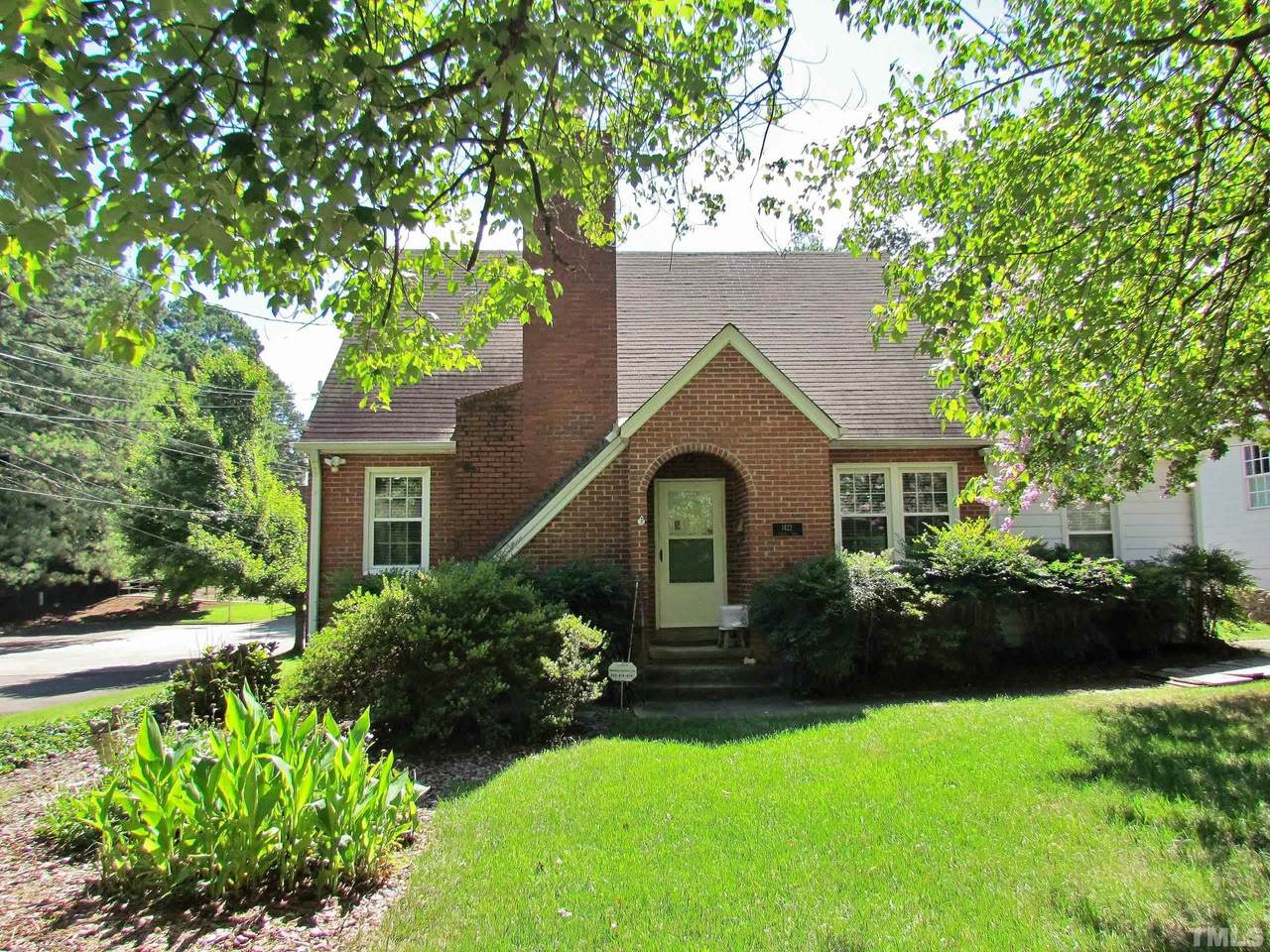 1422 Chester Road - Photo 1