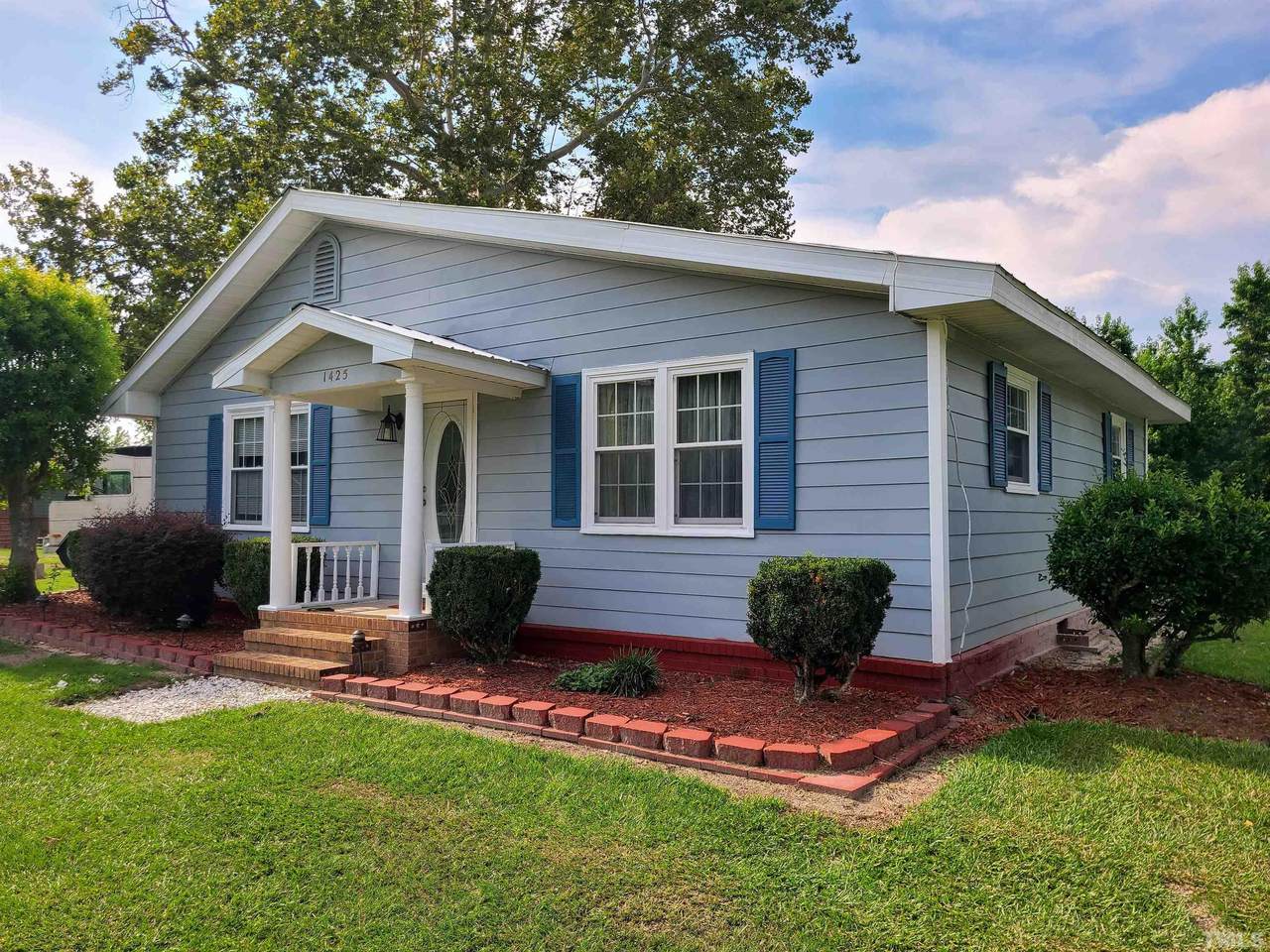 1425 Langdon Road - Photo 1