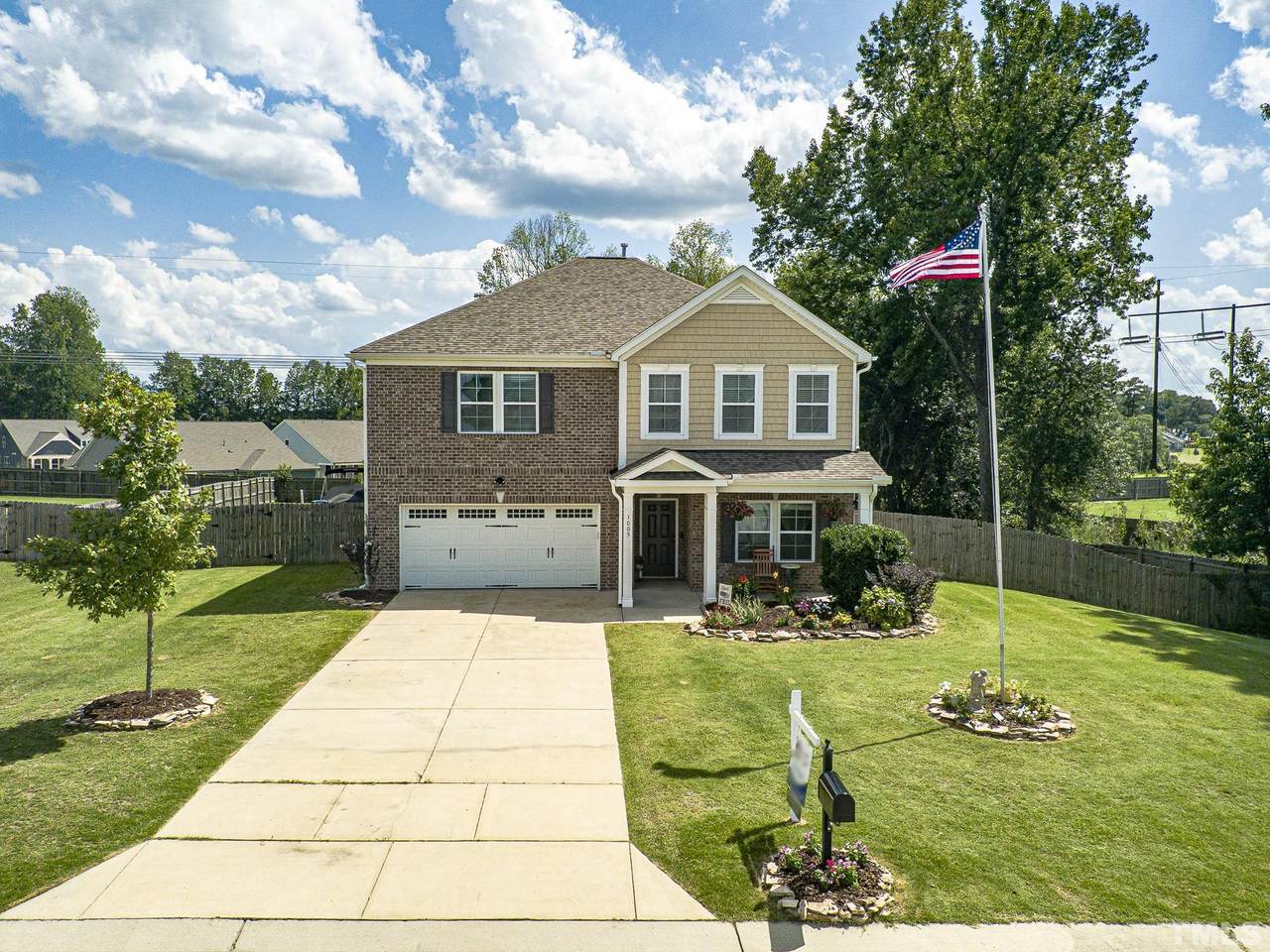 1005 Harvest Point Drive - Photo 1