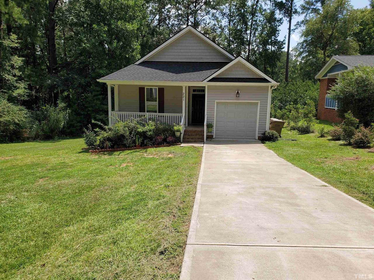 221 Pineland Avenue - Photo 1