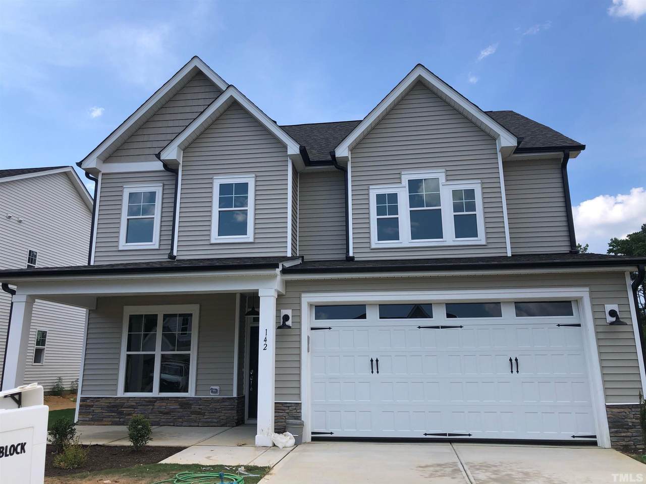 142 Lynnridge Drive - Photo 1