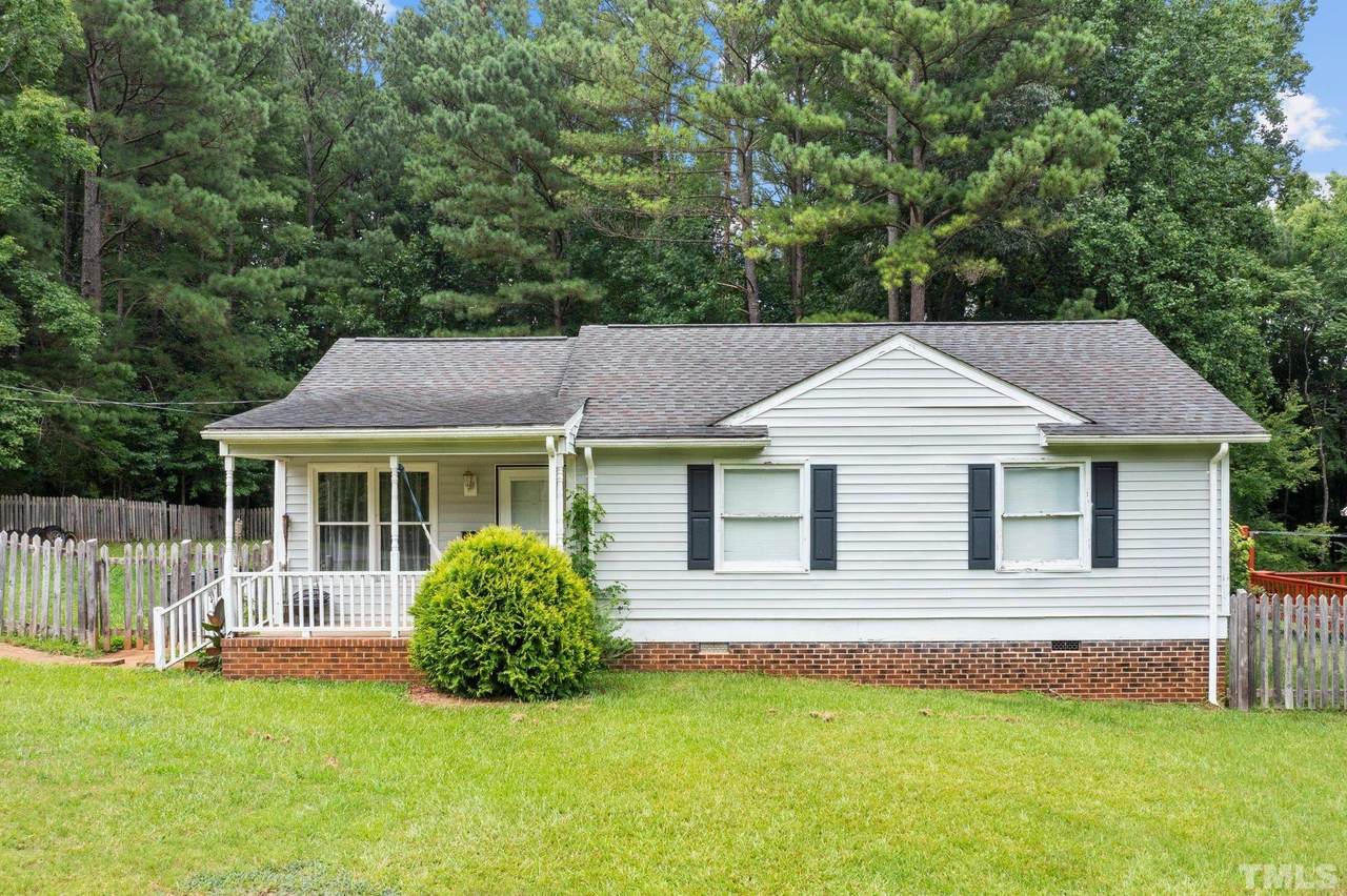 606 Dogwood Street - Photo 1