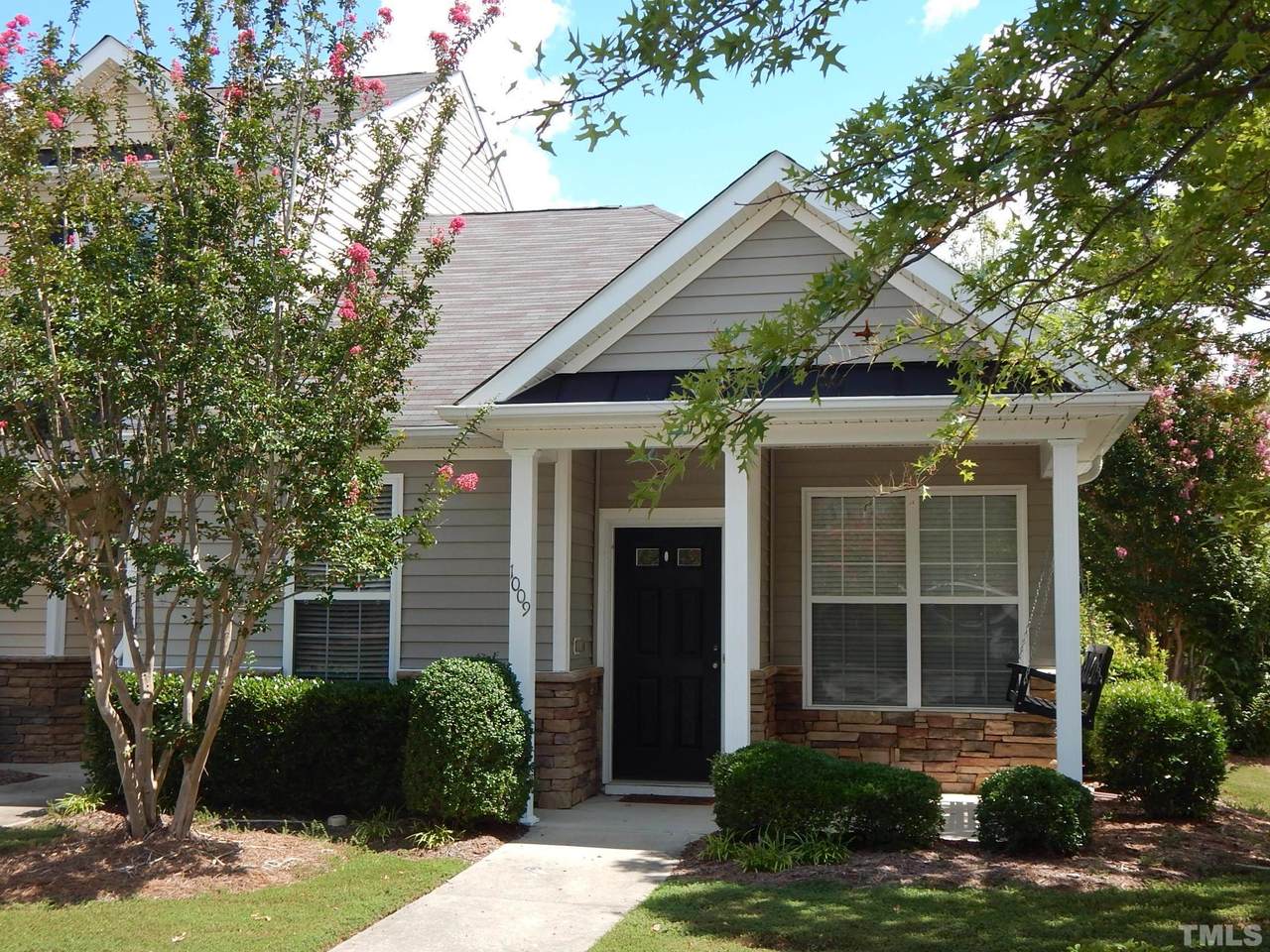 1009 Crimson Drive - Photo 1
