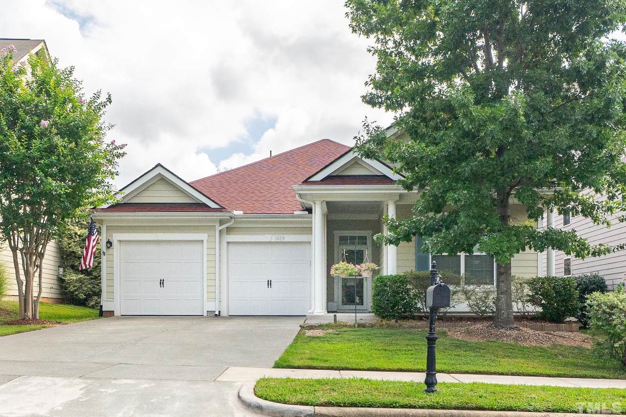 5019 Lake Grove Boulevard - Photo 1