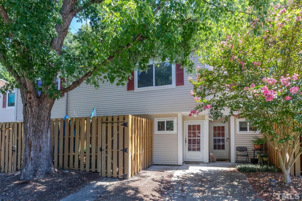 220 Elizabeth Street - Photo 1