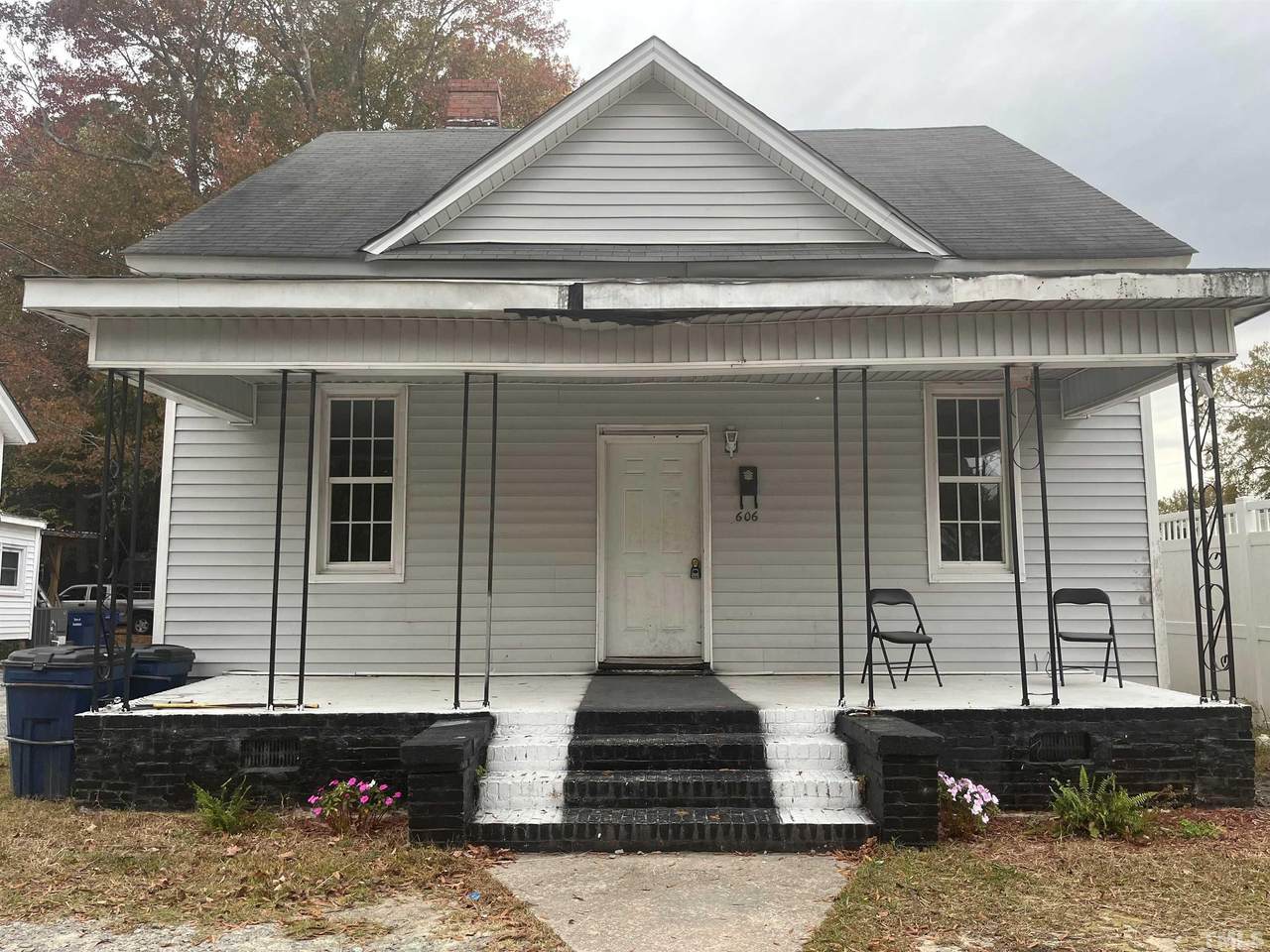 606 3rd Street - Photo 1