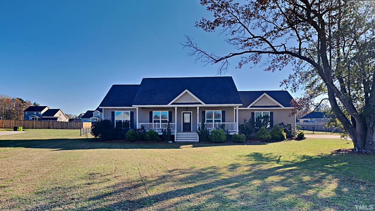 105 Rose Petal Court - Photo 1