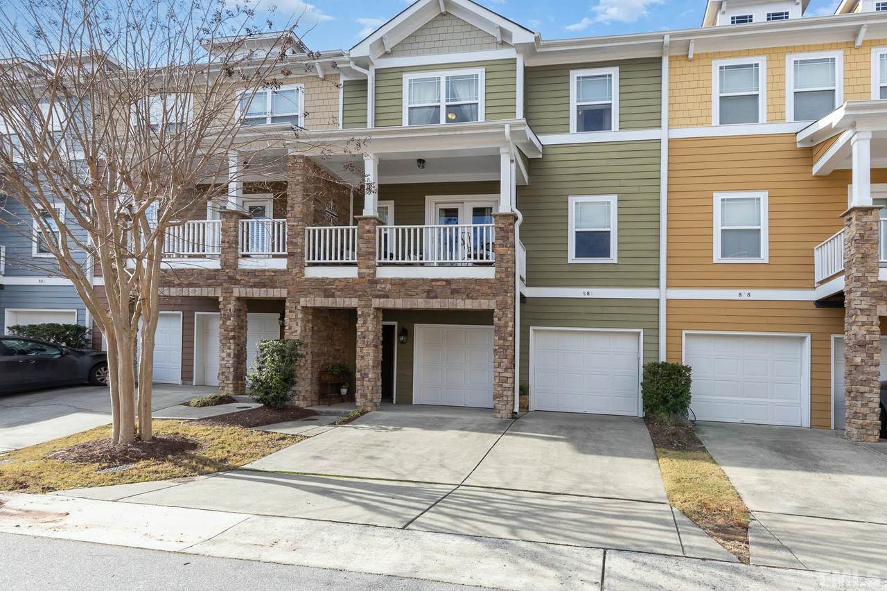 880 Queen City Crescent - Photo 1