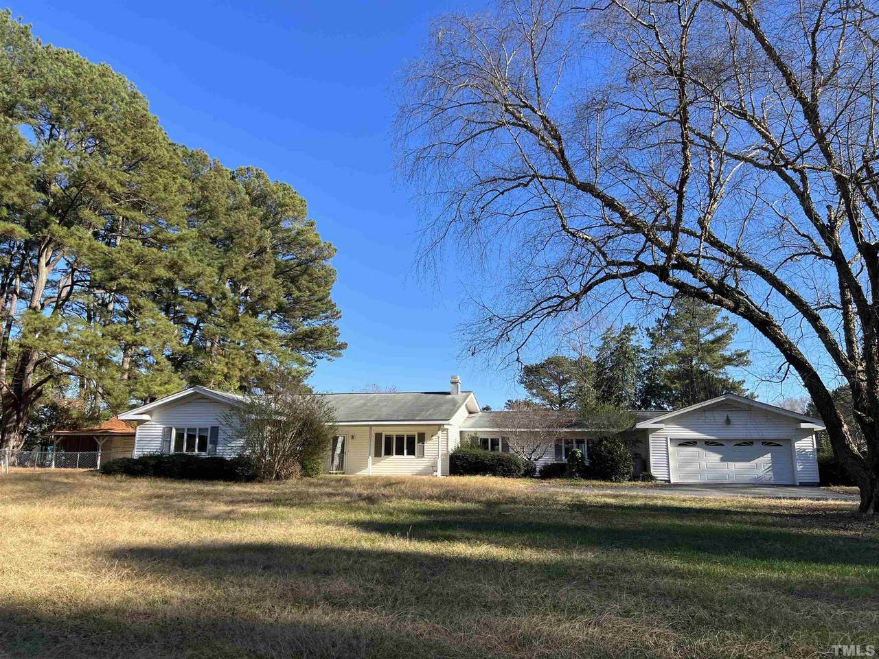 110 Circle Drive - Photo 1