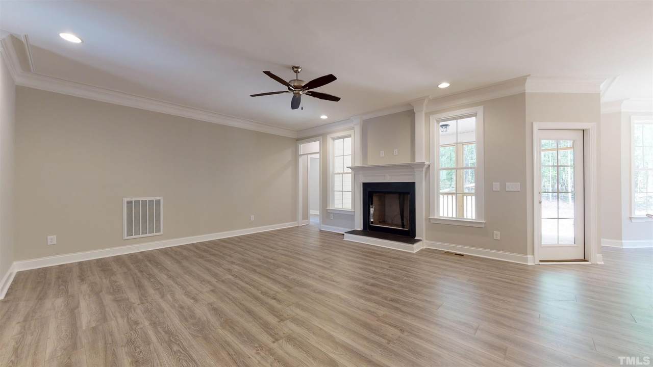 129 Ottawa Drive - Photo 1