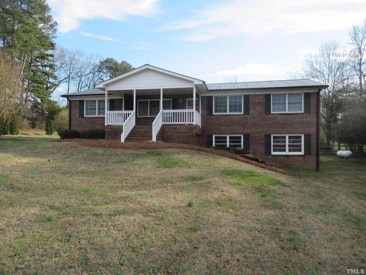 541 Bonlee Bennett Road - Photo 1