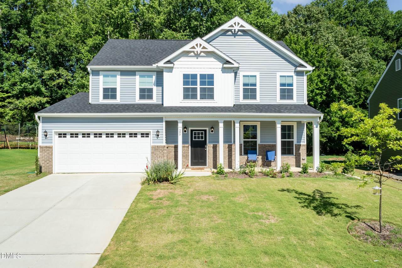 395 Oak Park Boulevard - Photo 1