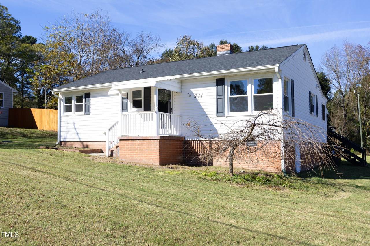 211 Breedlove Avenue - Photo 1