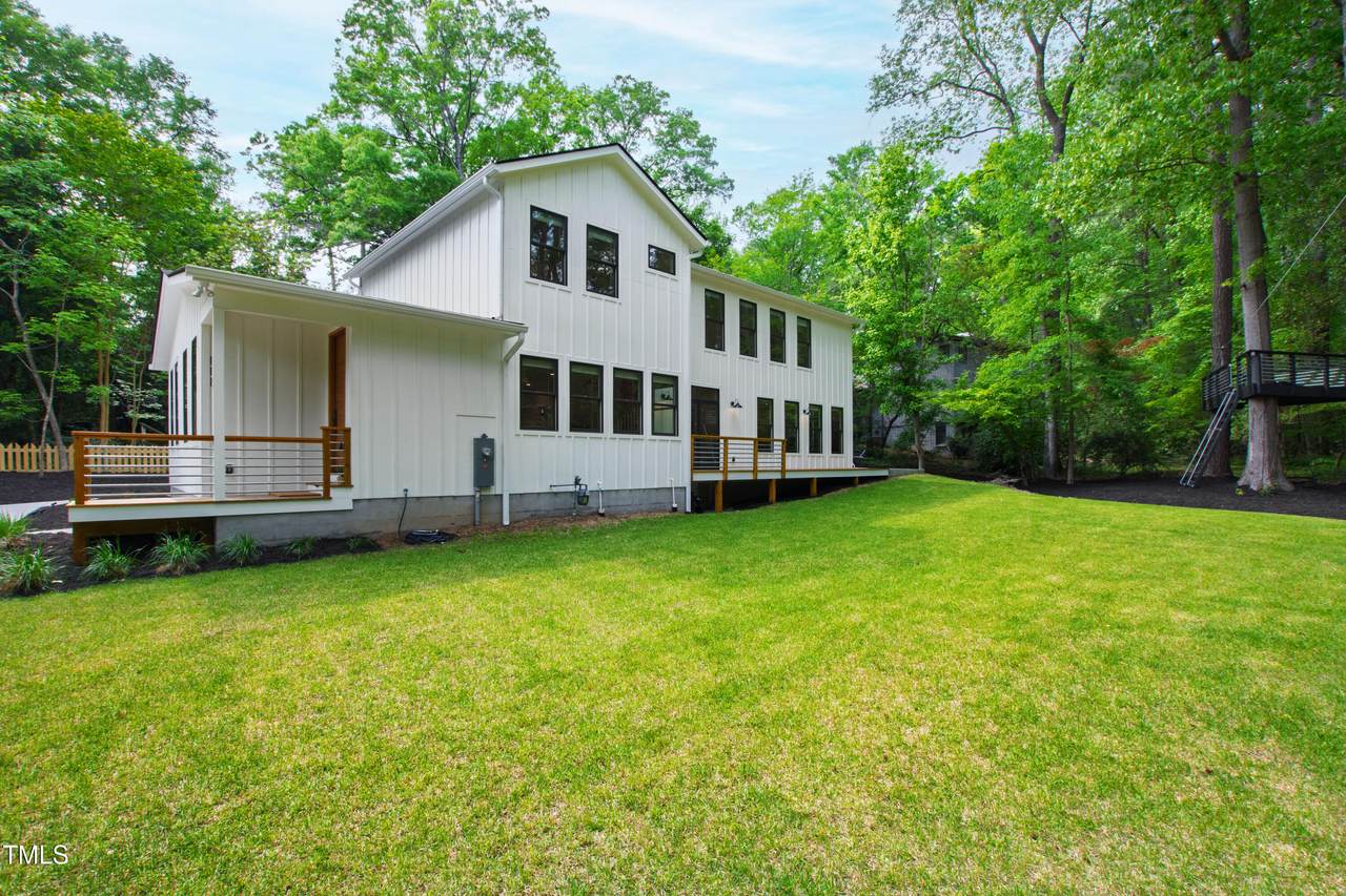 112 Meadowbrook Drive - Photo 1