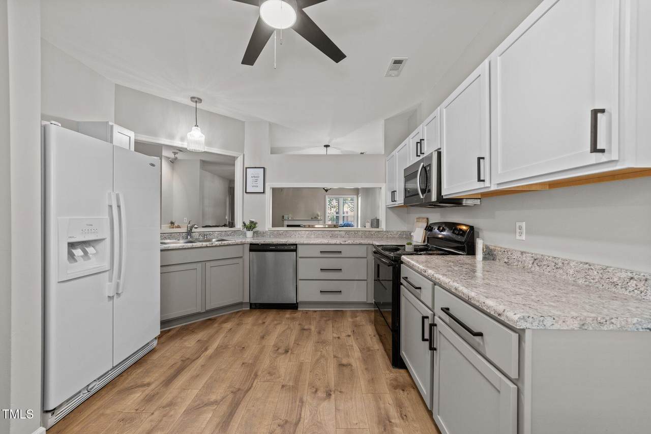 6120 Sunpointe Drive - Photo 1