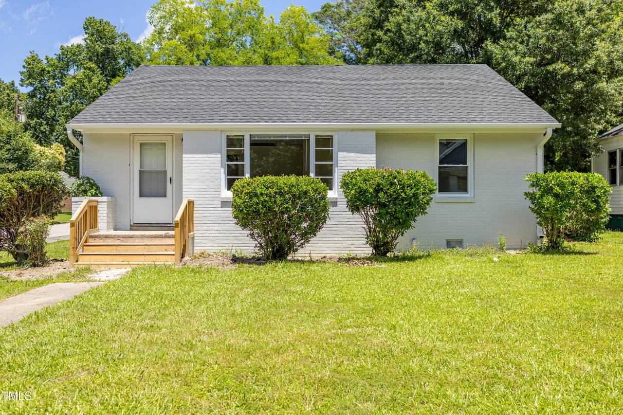 605 Montgomery Street - Photo 1