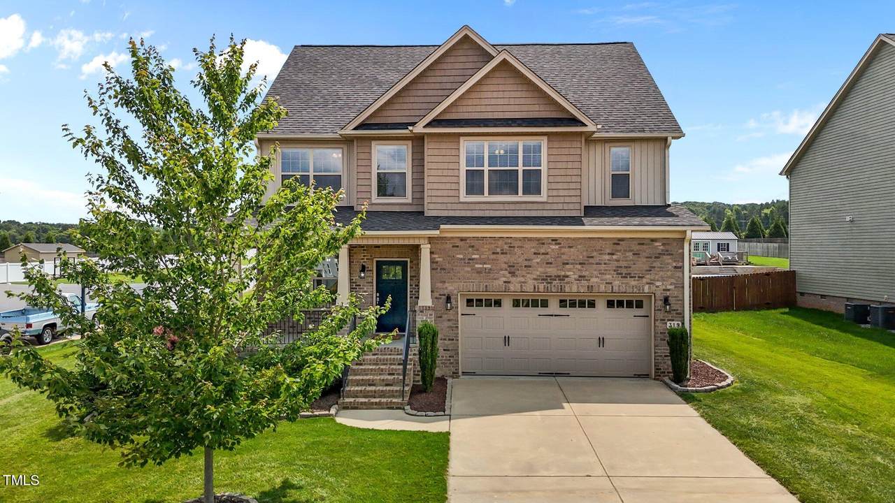 319 Brinkley Circle - Photo 1
