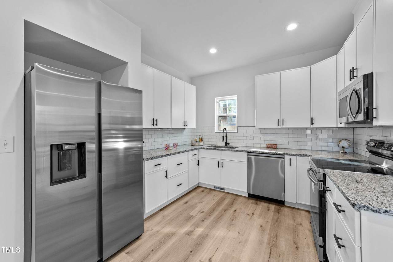 2513 Rochelle Street - Photo 1