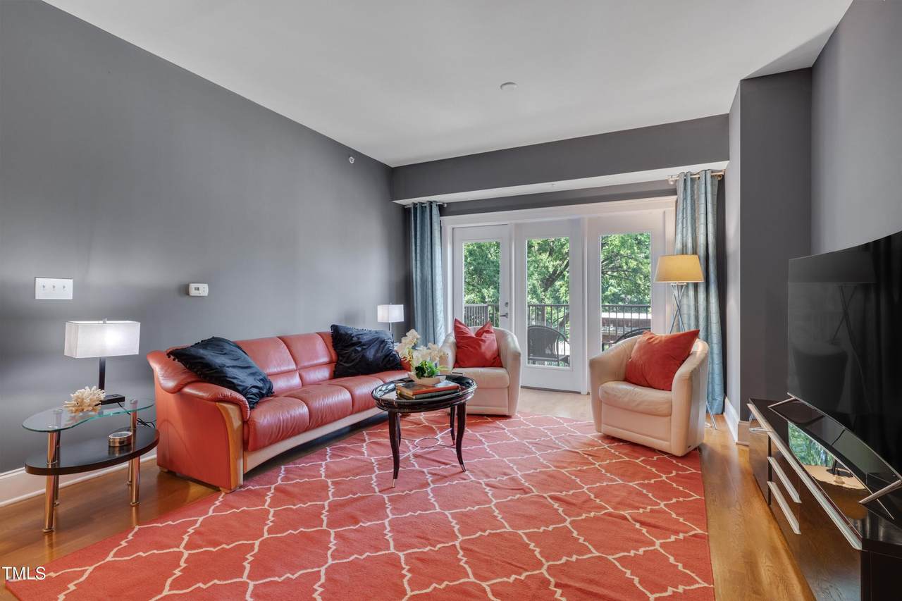 222 Glenwood Avenue - Photo 1