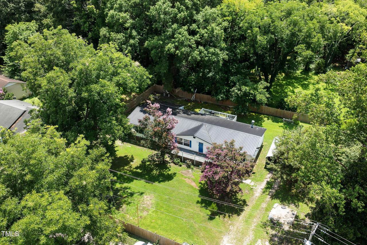 202 Cooper Street - Photo 1