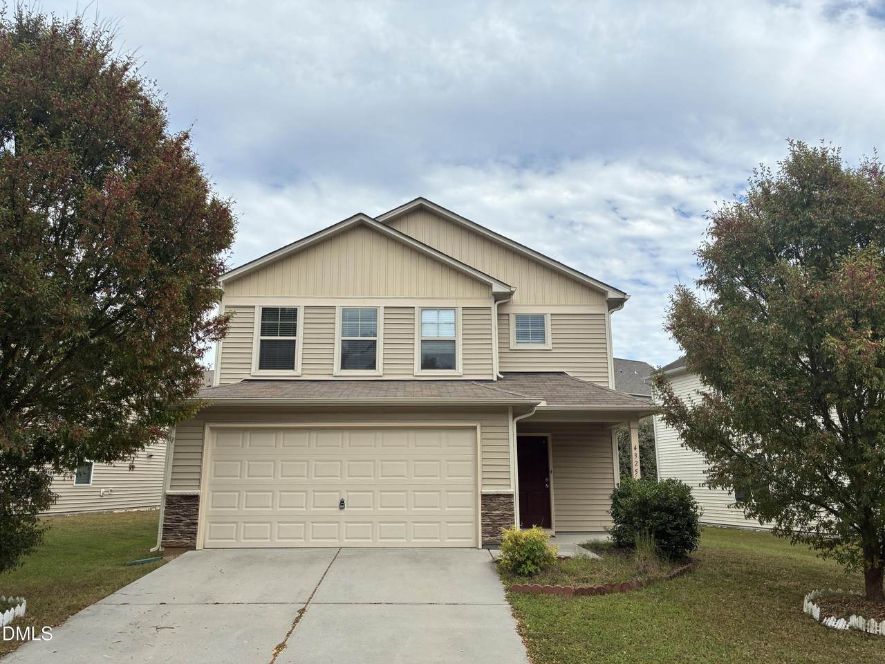 4325 Lyman Avenue - Photo 1