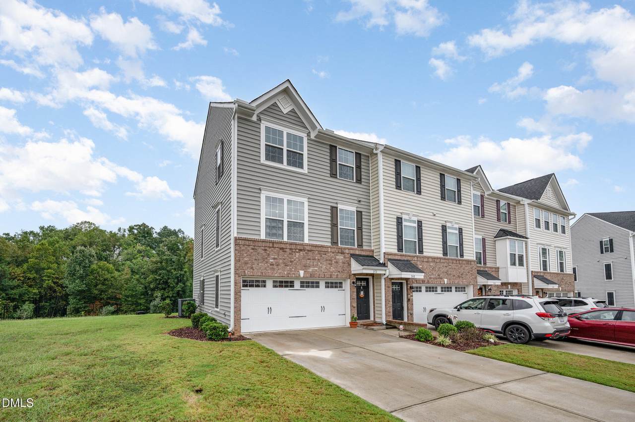 372 Amber Acorn Avenue - Photo 1