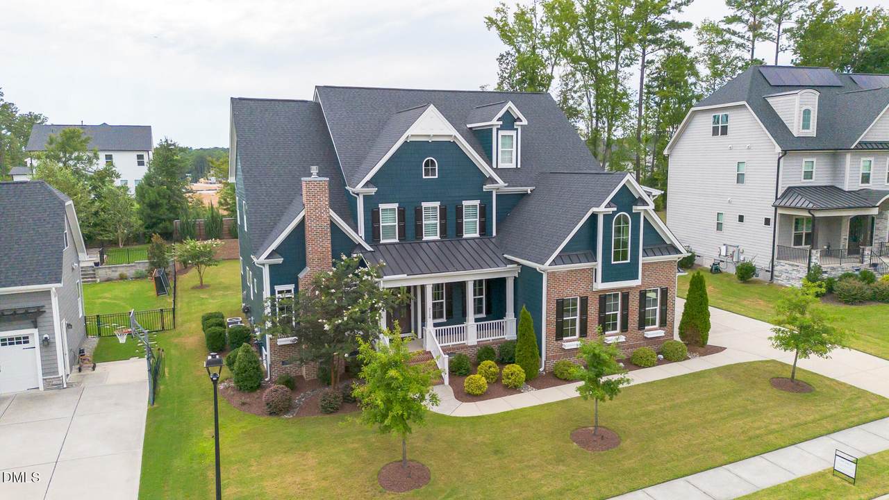 2128 Vandiver Way - Photo 1