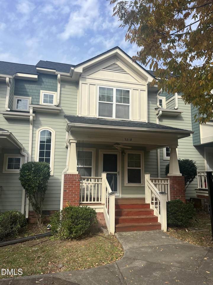 521 Eastway Avenue - Photo 1