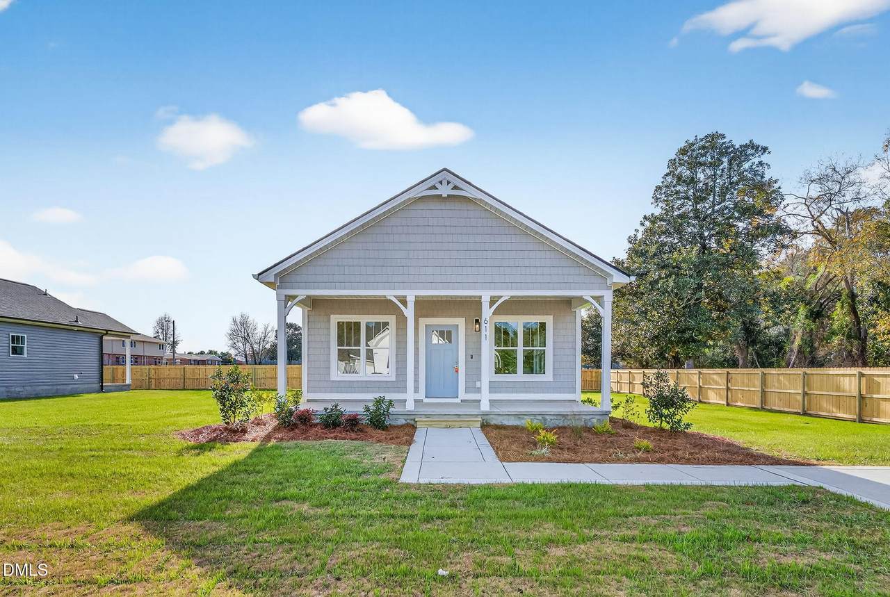 611 Godwin Street - Photo 1