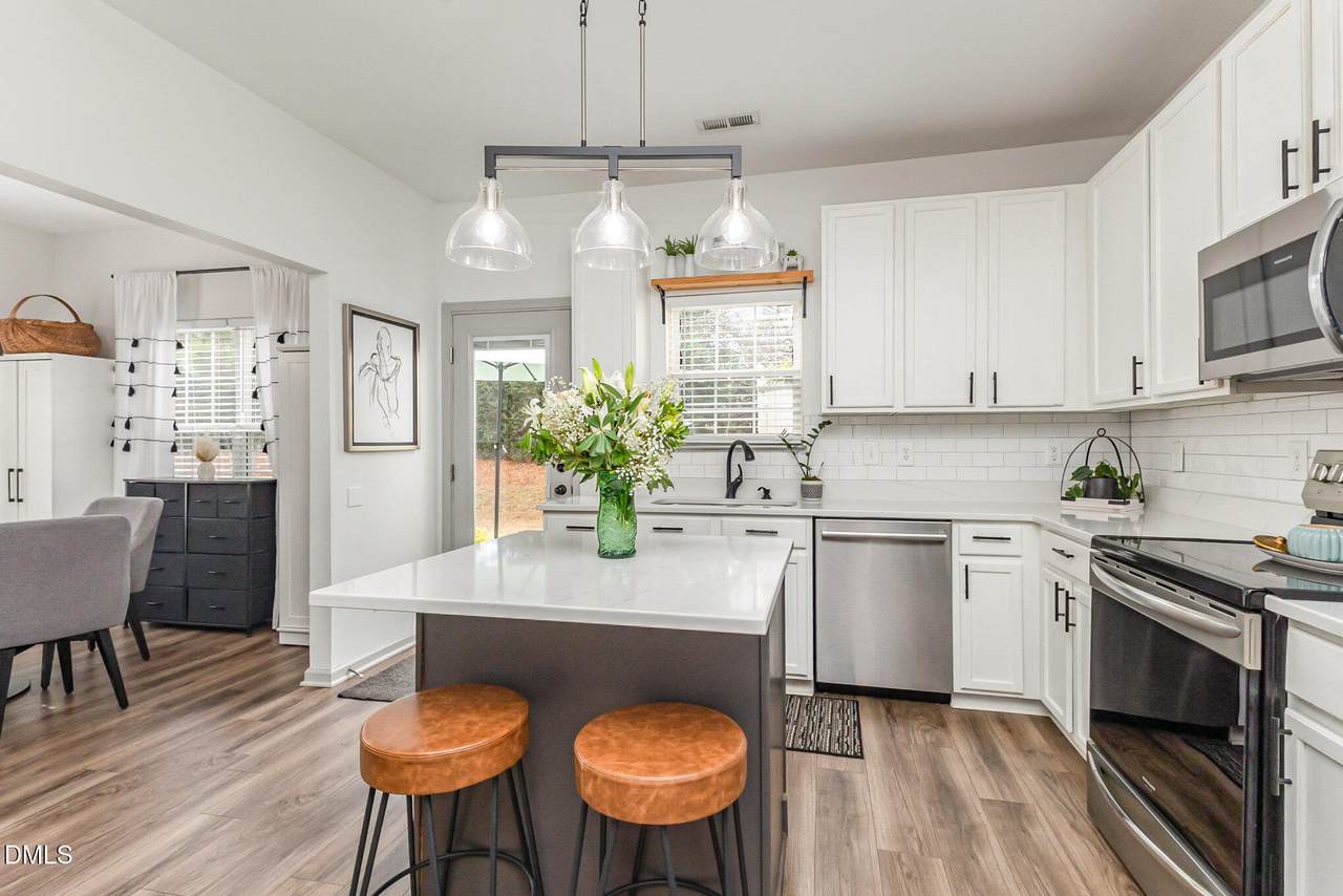 212 Cline Falls Drive - Photo 1